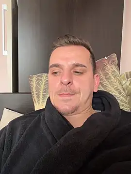 Huge_cock22cm live sex cam