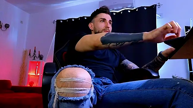 MightyAaron66's cam snapshot