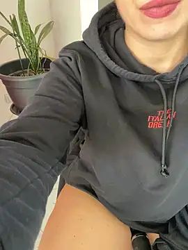 -Angelina's cam snapshot