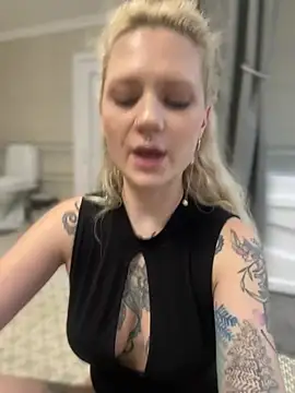 BlondeDoll_ live sex cam