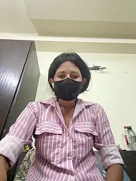 raavigirl's cam snapshot