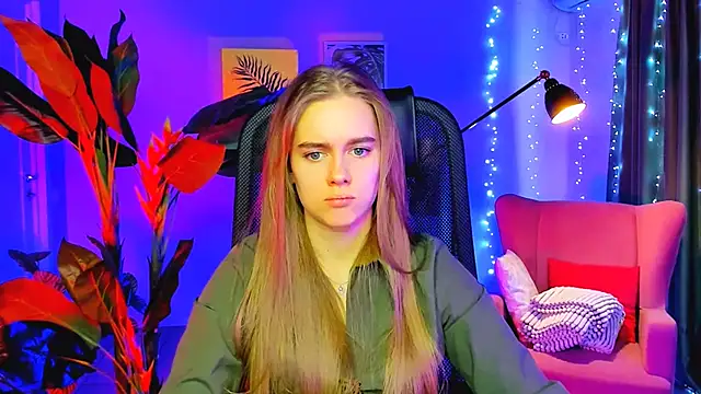 JuneWoods's cam snapshot