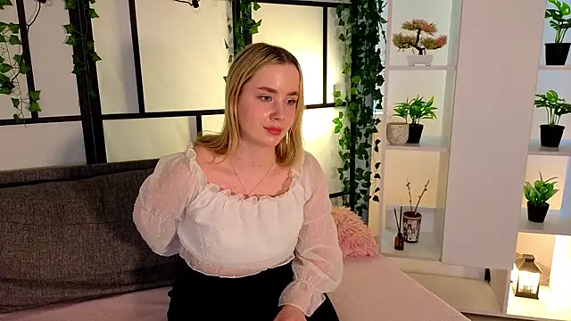 IvetteLabore's cam snapshot