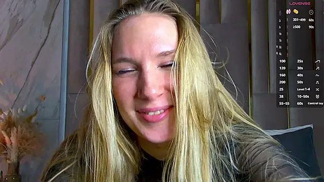 LeslieMines's cam snapshot