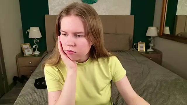 Alida_Brice's cam snapshot