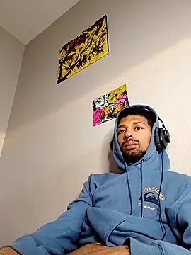 BigPrettyDick777 live sex cam