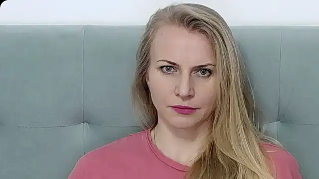 K__Adrienne's cam snapshot