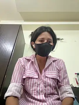 raavigirl's cam snapshot