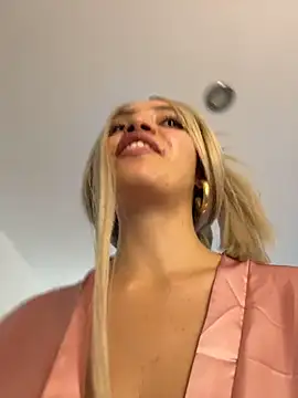 romanovanita's cam snapshot