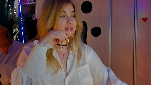 CoraSwon's cam snapshot