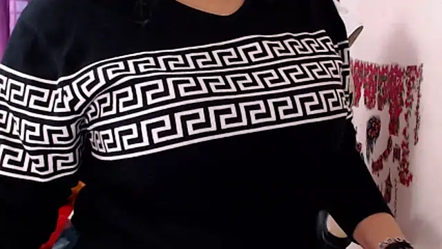 Cute_naira_'s cam snapshot