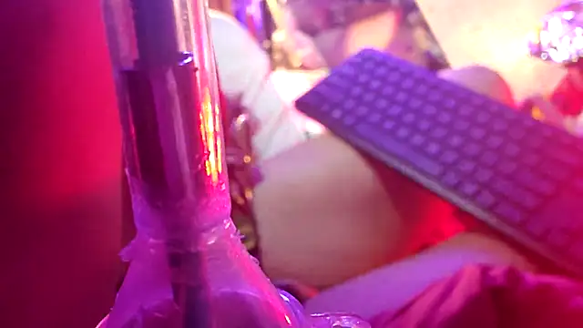 gurlnips live sex cam