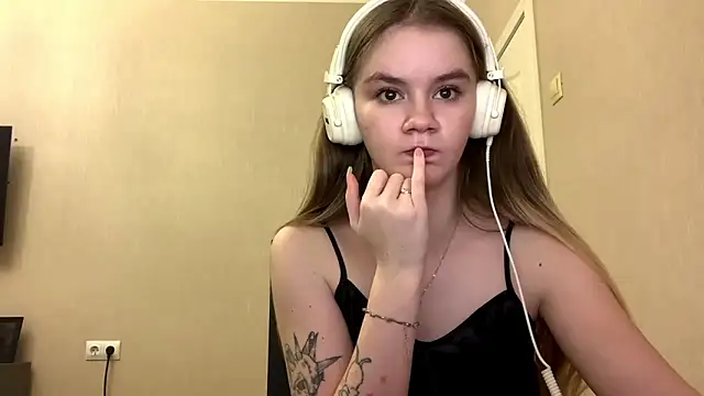 AgnesShy_'s cam snapshot