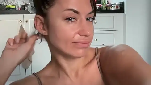 Roriann live sex cam