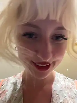 RonnieKiss live sex cam