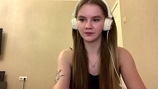 AgnesShy_'s cam snapshot