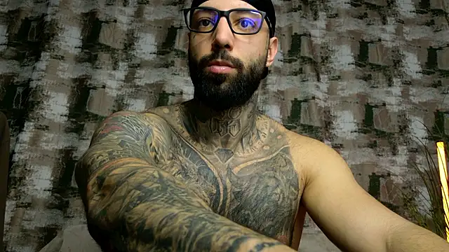 MasculineGuy99 live sex cam