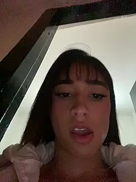 alahia_pink's cam snapshot