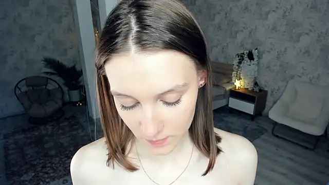 LianneBynon live sex cam
