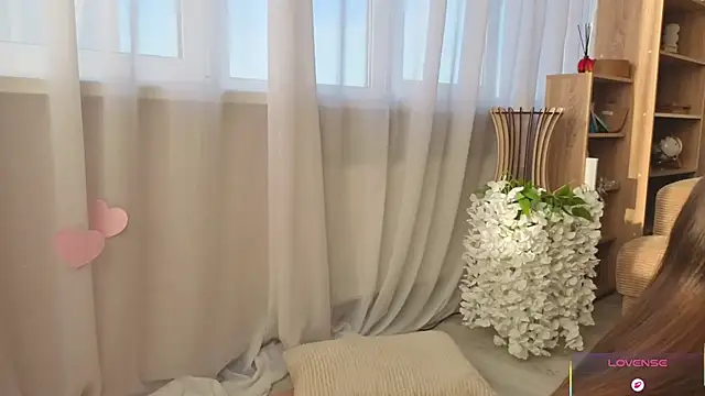 Kira_mindnes live sex cam