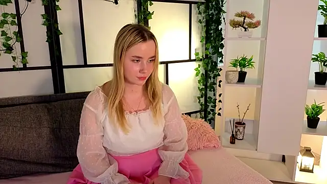 IvetteLabore's cam snapshot