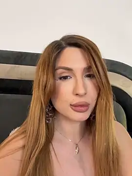 LucyBridgette live sex cam