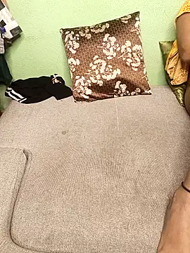 R_Queen's cam snapshot