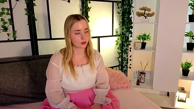 IvetteLabore's cam snapshot