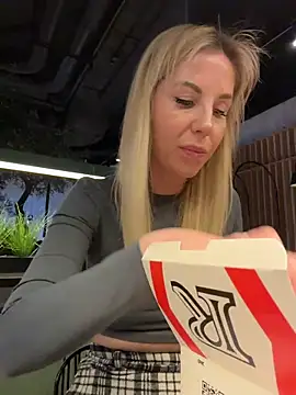 LisaMurr's cam snapshot