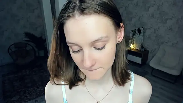 LianneBynon live sex cam
