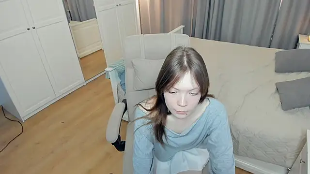 LavenderMitten live sex cam