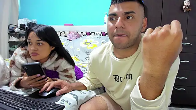 LazyandSniffer28 live sex cam