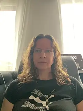 AnnikaRose live sex cam