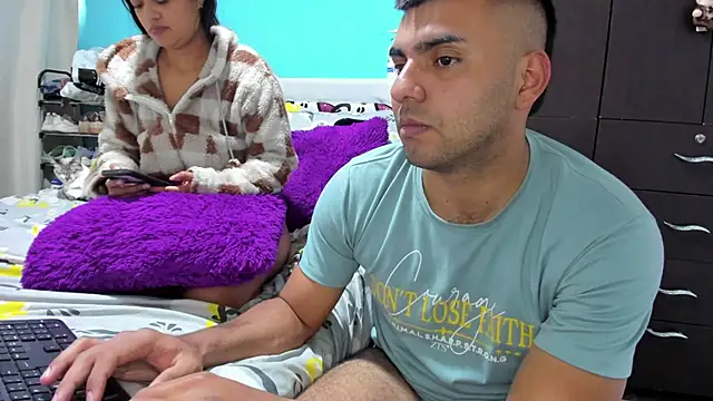 LazyandSniffer28 live sex cam