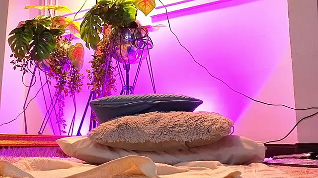 AlessiaLondon's cam snapshot