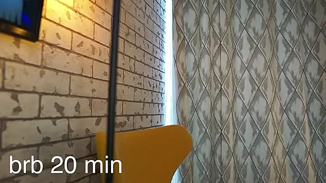 DollyV's cam snapshot