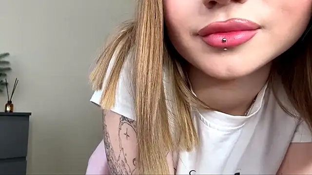 PledHoly's cam snapshot