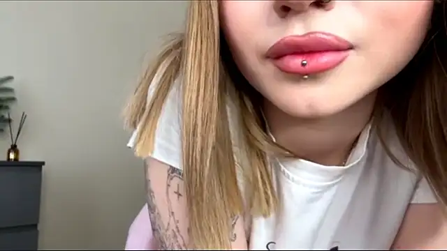 PledHoly's cam snapshot