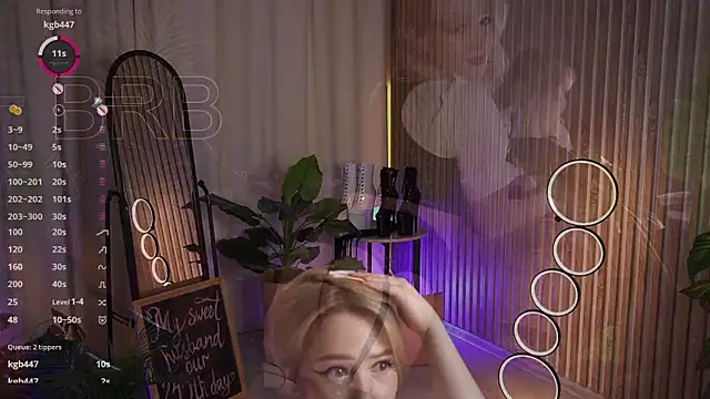 LauraWifeness's cam snapshot