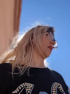 ManuelaX's cam snapshot