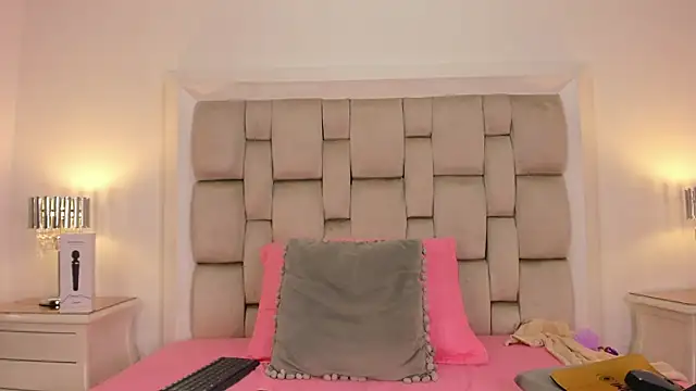 frehia_dimou's cam snapshot