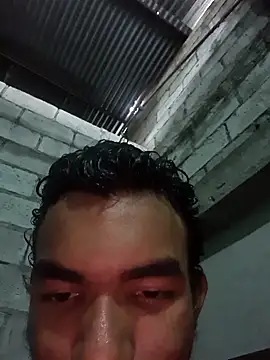 Reynold2608 live sex cam