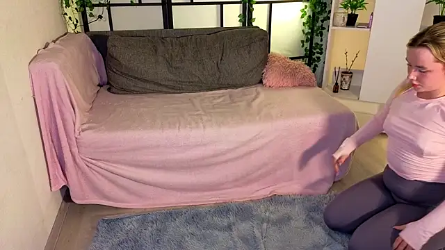 IvetteLabore's cam snapshot