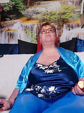 QueenPammy1 live sex cam