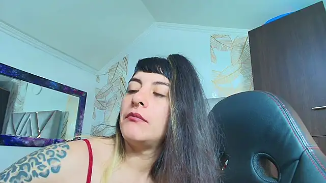 Naughty_Kittenm live sex cam