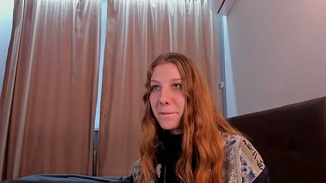 HazeLuneth live sex cam