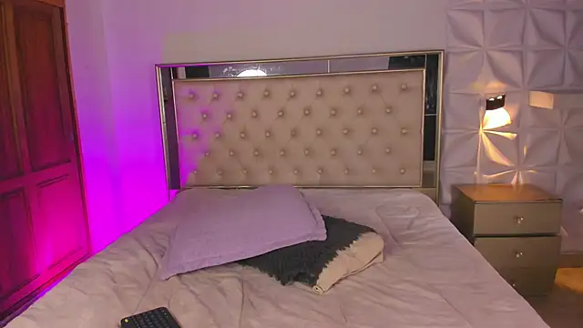 Miss_LunaVelvet's cam snapshot