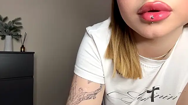 PledHoly's cam snapshot