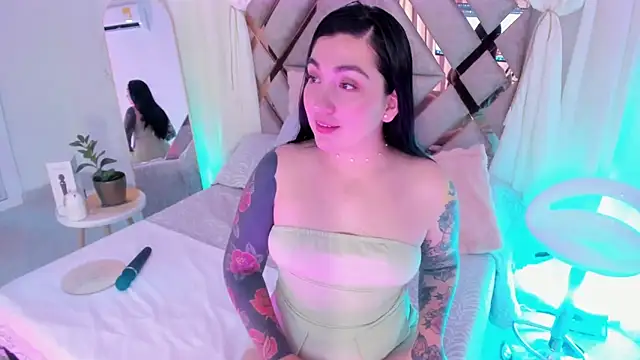 KathiaJenner's cam snapshot