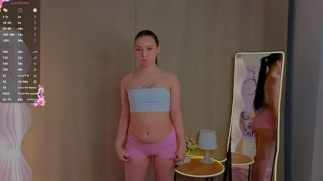 RoxannRunk's cam snapshot